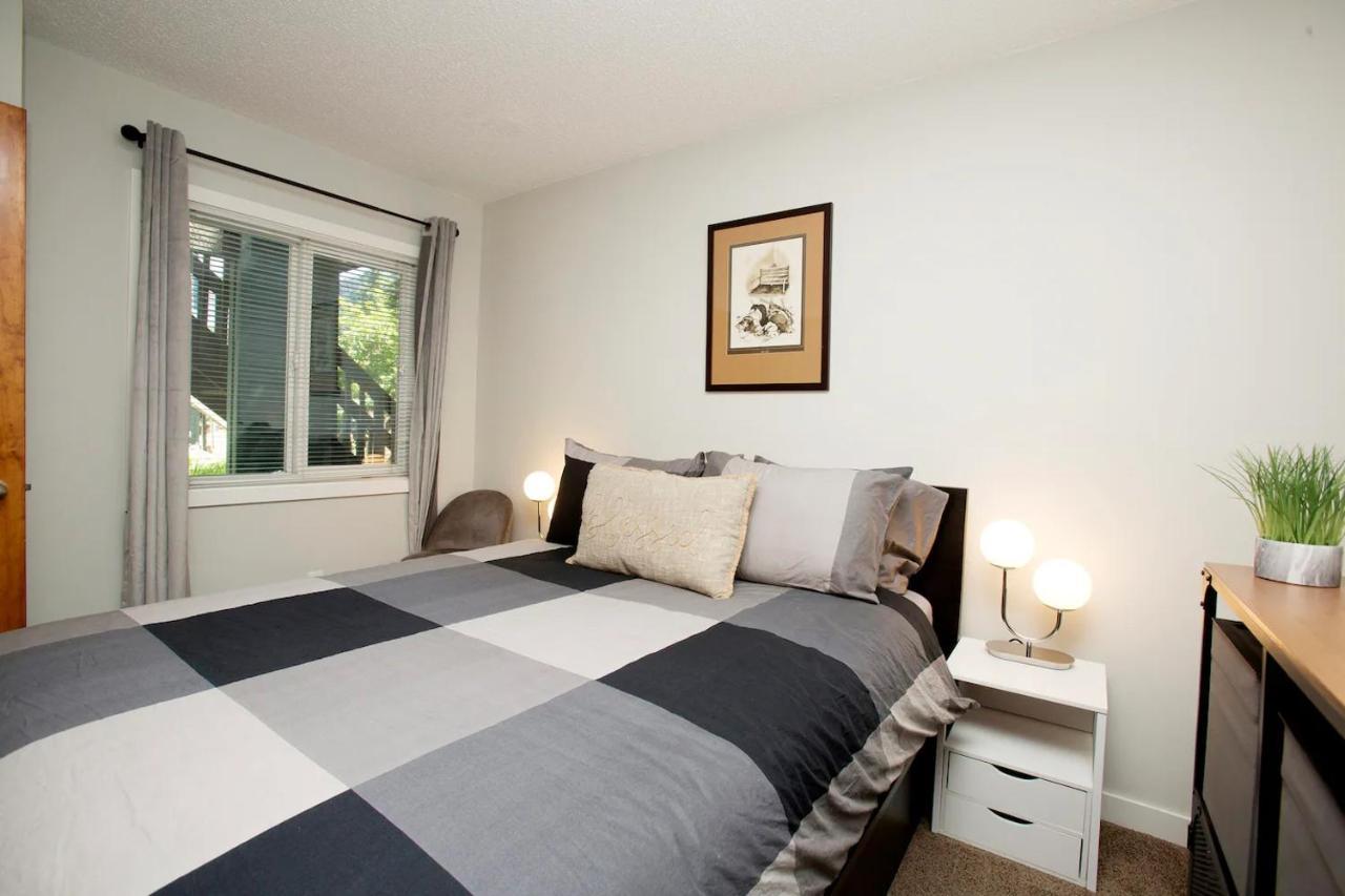 Gondola Haus - Free Parking Apartment Whistler Luaran gambar